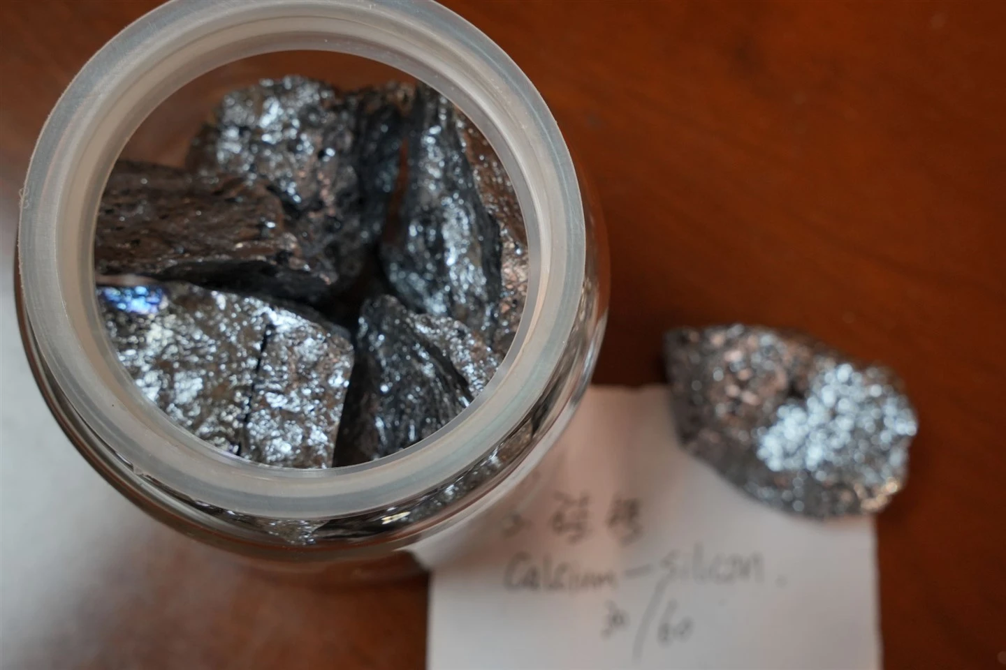 Ca-Si Alloy: להעלות את הטוהר והביצועים של פלדה